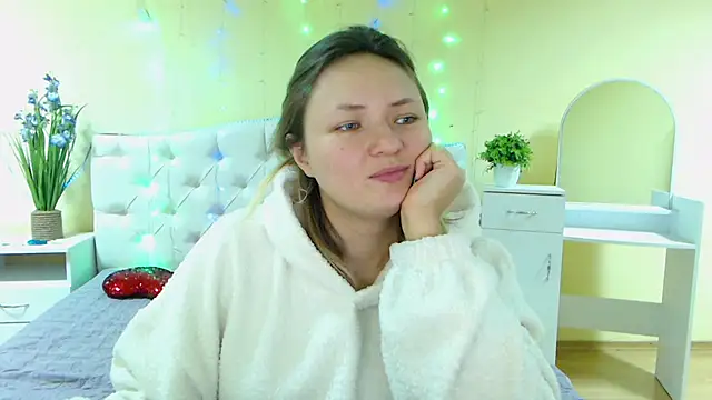 Snapshot of SallyVerda chatting on 02/06/25, 04:21 SallyVerda online show from 02/06/25, 04:21