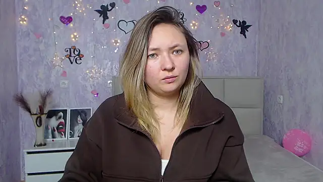 Snapshot of SallyVerda chatting on 02/06/25, 11:04 SallyVerda online show from 02/06/25, 11:04