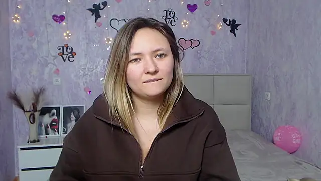 Snapshot of SallyVerda chatting on 02/07/25, 07:27 SallyVerda online show from 02/07/25, 07:27