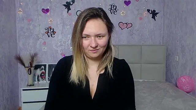 Snapshot of SallyVerda chatting on 02/08/25, 01:32 SallyVerda online show from 02/08/25, 01:32