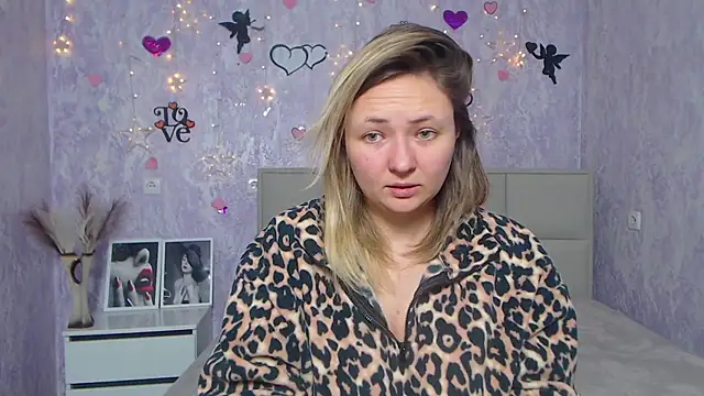 Snapshot of SallyVerda chatting on 02/13/25, 07:42 SallyVerda online show from 02/13/25, 07:42