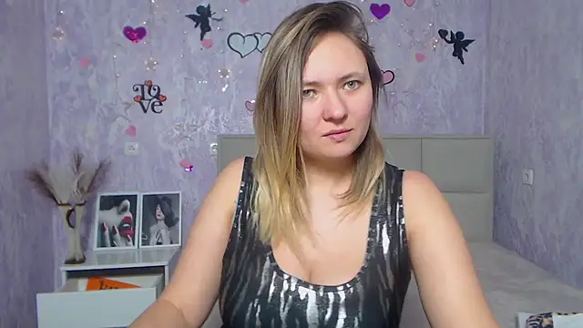 Snapshot of SallyVerda chatting on 02/13/25, 11:15 SallyVerda online show from 02/13/25, 11:15