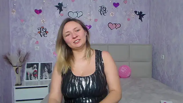 Snapshot of SallyVerda chatting on 02/14/25, 02:18 SallyVerda online show from 02/14/25, 02:18