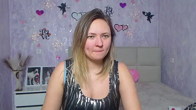 Snapshot of SallyVerda chatting on 02/14/25, 05:19 SallyVerda online show from 02/14/25, 05:19