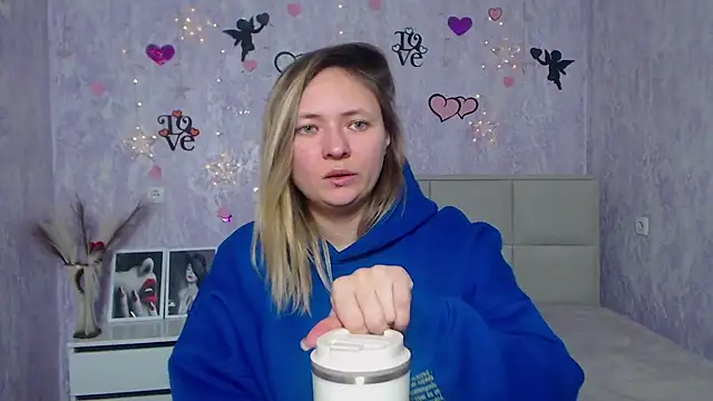 Snapshot of SallyVerda chatting on 02/18/25, 06:59 SallyVerda online show from 02/18/25, 06:59