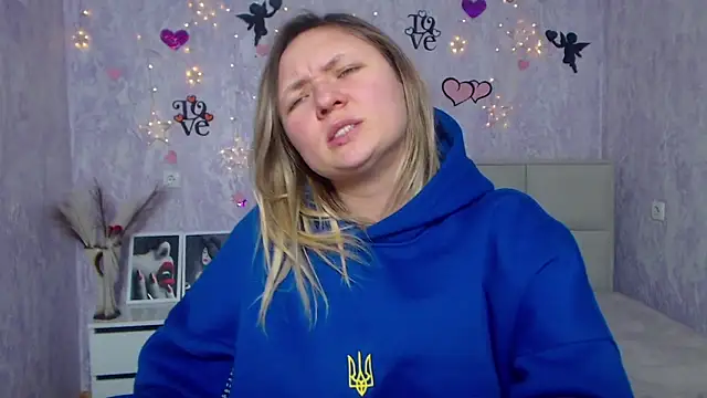 Snapshot of SallyVerda chatting on 02/18/25, 02:38 SallyVerda online show from 02/18/25, 02:38