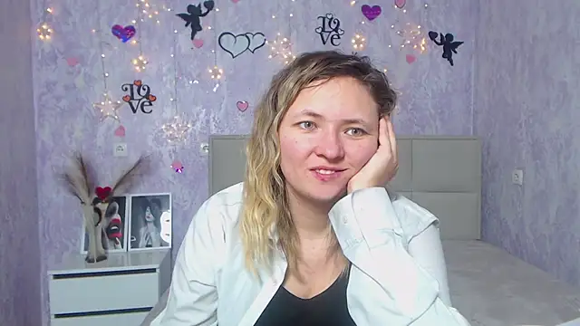 Snapshot of SallyVerda chatting on 02/20/25, 04:07 SallyVerda online show from 02/20/25, 04:07