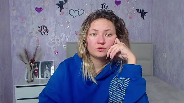 Snapshot of SallyVerda chatting on 02/20/25, 09:53 SallyVerda online show from 02/20/25, 09:53