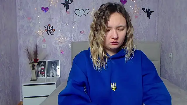 Snapshot of SallyVerda chatting on 02/26/25, 06:54 SallyVerda online show from 02/26/25, 06:54