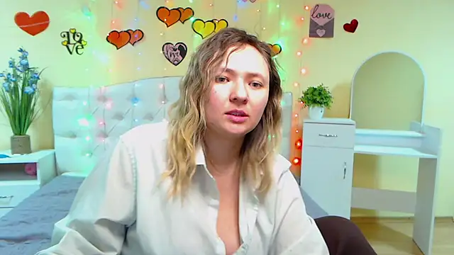 Snapshot of SallyVerda chatting on 02/28/25, 03:48 SallyVerda online show from 02/28/25, 03:48