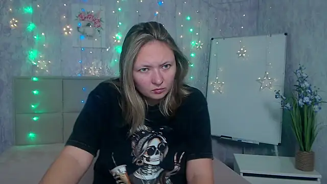 Snapshot of SallyVerda chatting on 09/10/25, 05:24 SallyVerda online show from 09/10/25, 05:24