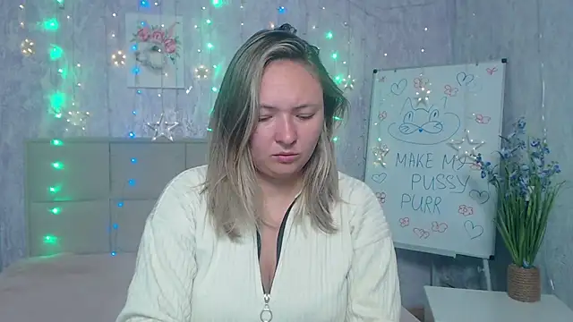 Snapshot of SallyVerda chatting on 10/05/25, 05:39 SallyVerda online show from 10/05/25, 05:39