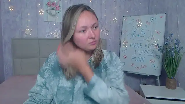 Snapshot of SallyVerda chatting on 10/06/25, 06:05 SallyVerda online show from 10/06/25, 06:05