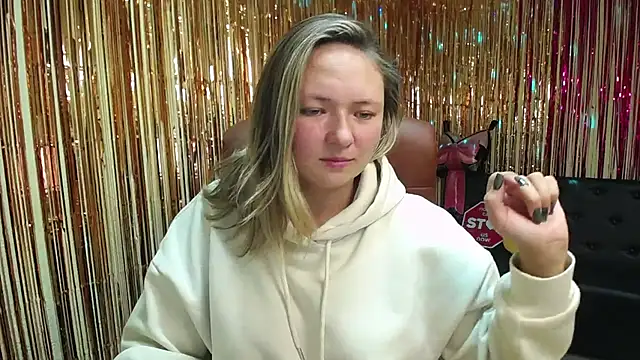 Snapshot of SallyVerda chatting on 10/12/25, 05:23 SallyVerda online show from 10/12/25, 05:23