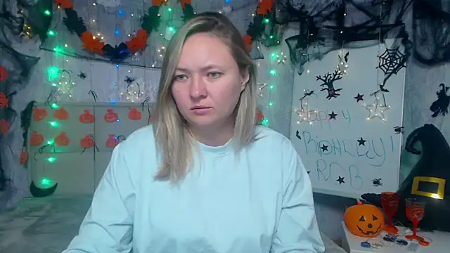 Snapshot of SallyVerda chatting on 10/26/25, 06:14 SallyVerda online show from 10/26/25, 06:14