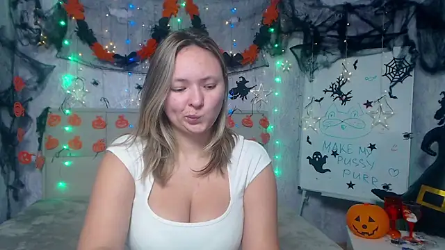 Snapshot of SallyVerda chatting on 11/02/25, 06:54 SallyVerda online show from 11/02/25, 06:54