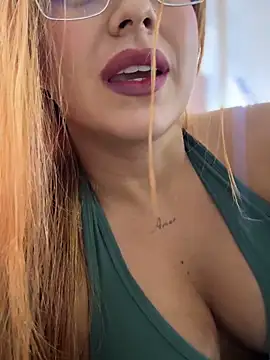 Amber Martins  online show from 02/03/26, 11:21