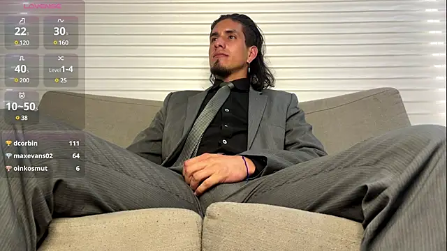 Snapshot of Tom_blunt96 chatting on 01/13/25, 03:26 Tom blunt96 online show from 01/13/25, 03:26