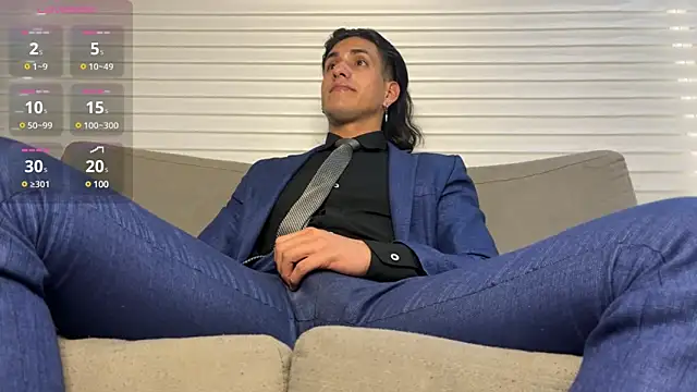 Snapshot of Tom_blunt96 chatting on 01/21/25, 12:39 Tom blunt96 online show from 01/21/25, 12:39