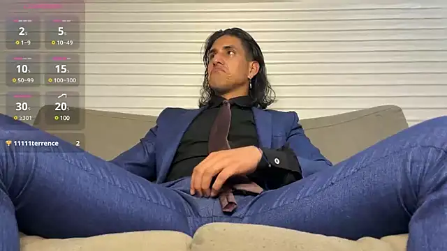 Snapshot of Tom_blunt96 chatting on 01/24/25, 10:08 Tom blunt96 online show from 01/24/25, 10:08