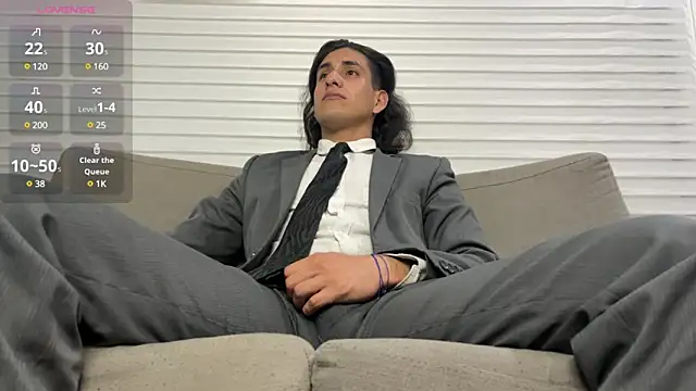 Snapshot of Tom_blunt96 chatting on 01/30/25, 03:11 Tom blunt96 online show from 01/30/25, 03:11