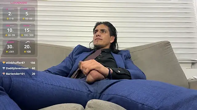 Snapshot of Tom_blunt96 chatting on 02/11/25, 08:37 Tom blunt96 online show from 02/11/25, 08:37