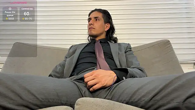 Snapshot of Tom_blunt96 chatting on 02/12/25, 12:05 Tom blunt96 online show from 02/12/25, 12:05