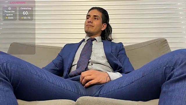 Snapshot of Tom_blunt96 chatting on 02/12/25, 08:40 Tom blunt96 online show from 02/12/25, 08:40