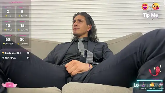 Snapshot of Tom_blunt96 chatting on 02/15/25, 10:22 Tom blunt96 online show from 02/15/25, 10:22