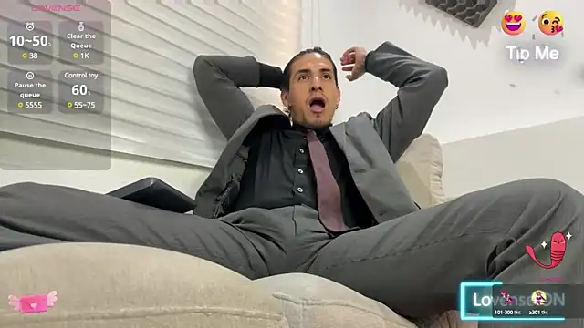 Snapshot of Tom_blunt96 chatting on 02/20/25, 06:02 Tom blunt96 online show from 02/20/25, 06:02