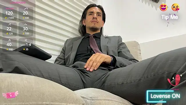 Snapshot of Tom_blunt96 chatting on 02/23/25, 11:11 Tom blunt96 online show from 02/23/25, 11:11