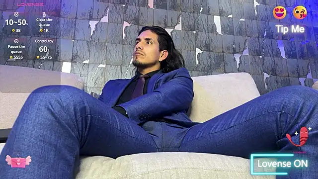 Snapshot of Tom_blunt96 chatting on 02/28/25, 08:42 Tom blunt96 online show from 02/28/25, 08:42