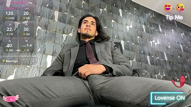 Snapshot of Tom_blunt96 chatting on 03/03/25, 09:00 Tom blunt96 online show from 03/03/25, 09:00