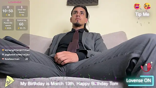 Snapshot of Tom_blunt96 chatting on 03/19/25, 10:00 Tom blunt96 online show from 03/19/25, 10:00