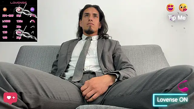 Snapshot of Tom_blunt96 chatting on 10/03/25, 06:49 Tom blunt96 online show from 10/03/25, 06:49