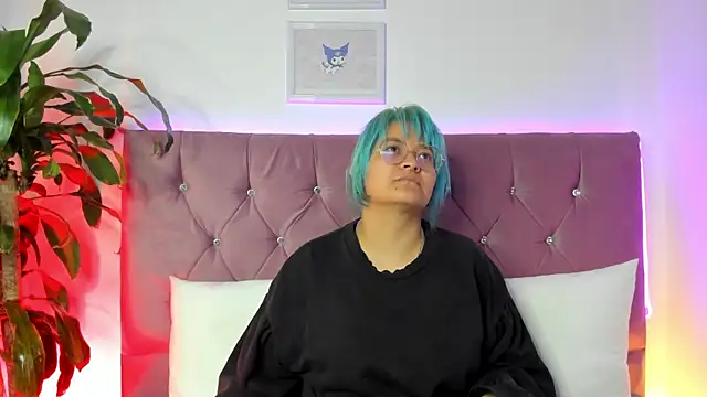 lucky-leah online show from 02/22/25, 03:34