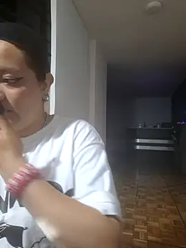 lucky-leah online show from 09/21/25, 04:25