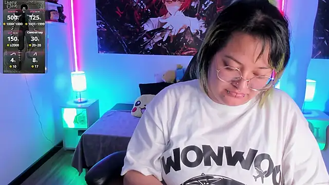 lucky-leah online show from 11/04/25, 04:00