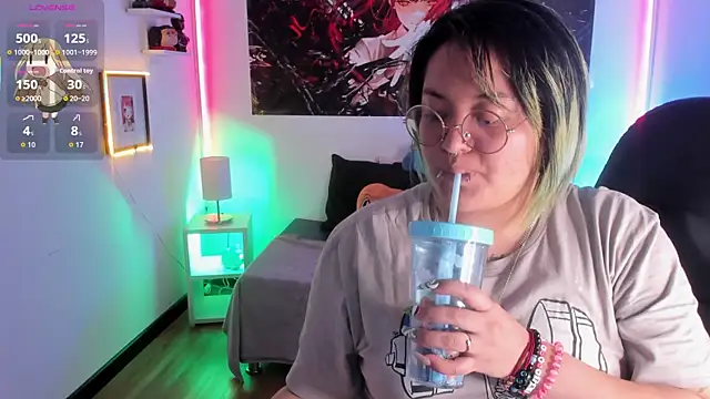 lucky-leah online show from 12/23/25, 04:21