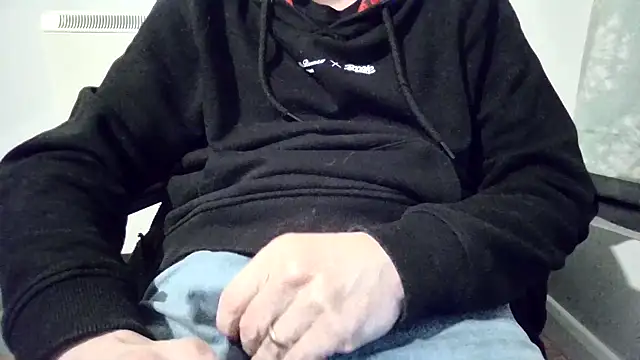 hornyguyuk1973 online show from 04/09/26, 10:59