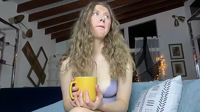 YUMIandbigWOLF online show from 10/03/25, 04:09