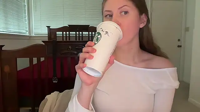 YUMIandbigWOLF online show from 04/22/26, 02:18