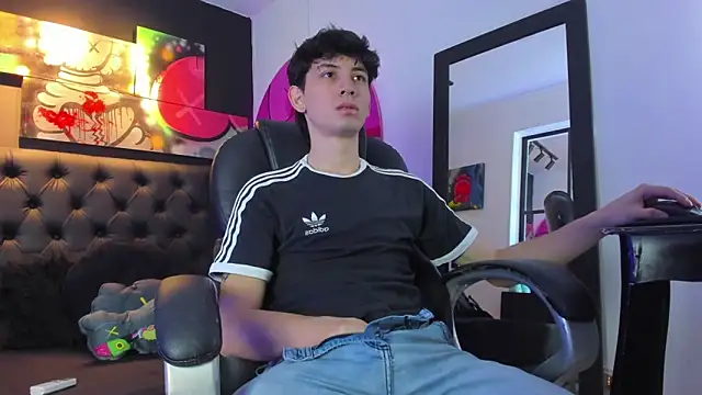 Snapshot of Santi_delacruz chatting on 01/02/25, 02:35 Santi delacruz online show from 01/02/25, 02:35