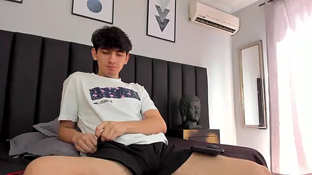 Snapshot of Santi_delacruz chatting on 01/03/25, 05:10 Santi delacruz online show from 01/03/25, 05:10