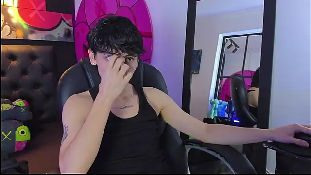 Snapshot of Santi_delacruz chatting on 01/23/25, 03:01 Santi delacruz online show from 01/23/25, 03:01