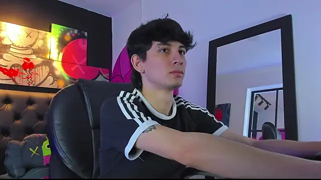 Snapshot of Santi_delacruz chatting on 01/28/25, 03:46 Santi delacruz online show from 01/28/25, 03:46