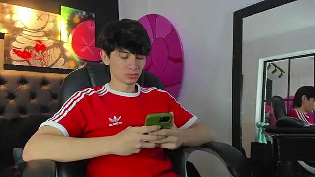 Snapshot of Santi_delacruz chatting on 01/30/25, 01:42 Santi delacruz online show from 01/30/25, 01:42