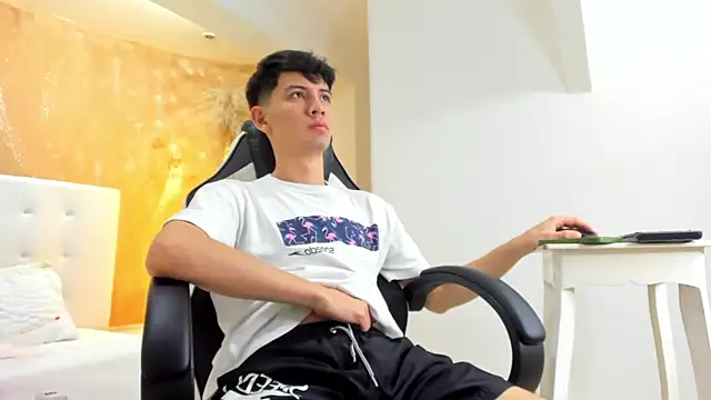 Snapshot of Santi_delacruz chatting on 03/22/25, 04:04 Santi delacruz online show from 03/22/25, 04:04