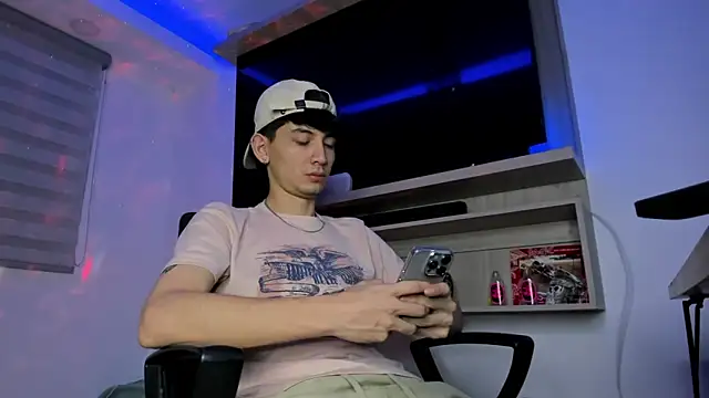 Snapshot of Santi_delacruz chatting on 10/16/25, 05:41 Santi delacruz online show from 10/16/25, 05:41