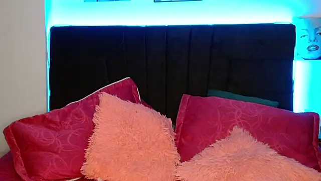 Snapshot of pearllatin chatting on 01/10/25, 11:50 pearllatin online show from 01/10/25, 11:50